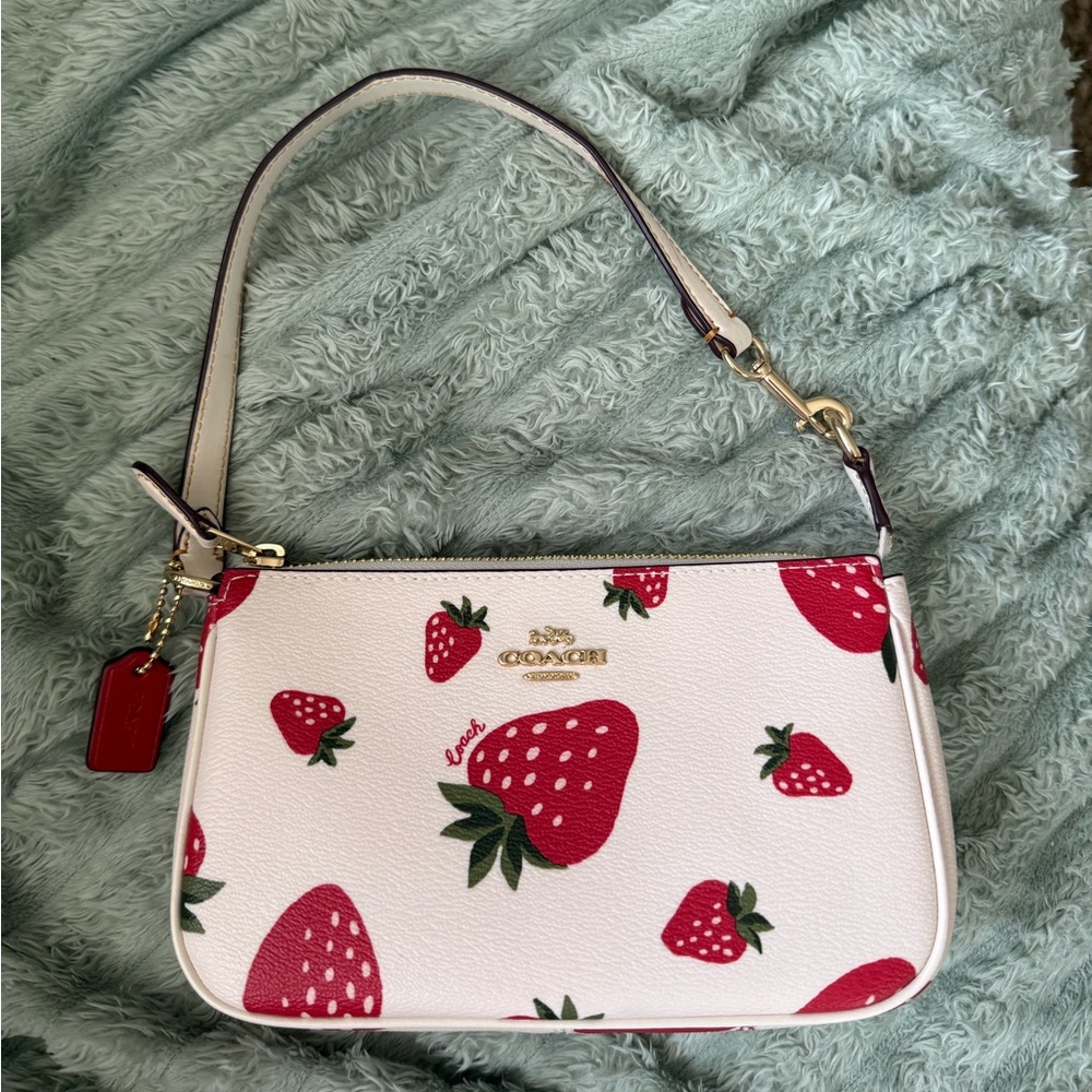 Coach Wild Strawberry Nolita 19